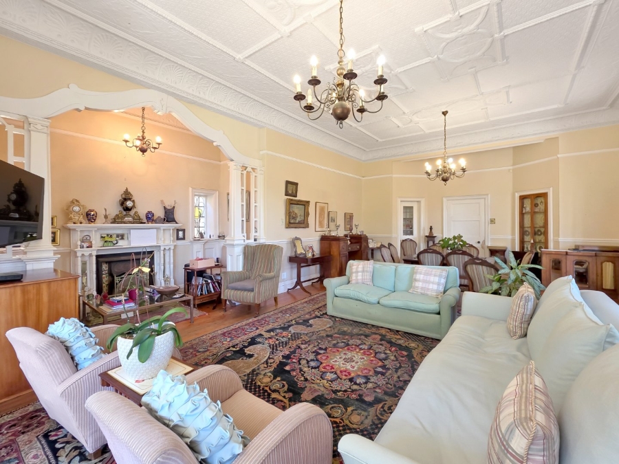 5 Bedroom Property for Sale in Fresnaye Western Cape